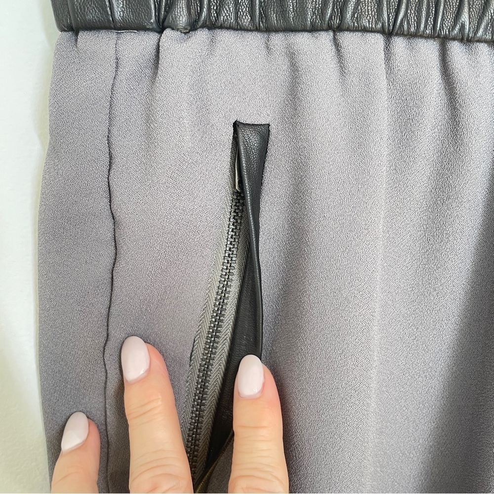 Banana Republic Grey Trousers Faux Black Leather Elastic Waist Zip Pockets Sz 8 - Picture 5 of 11
